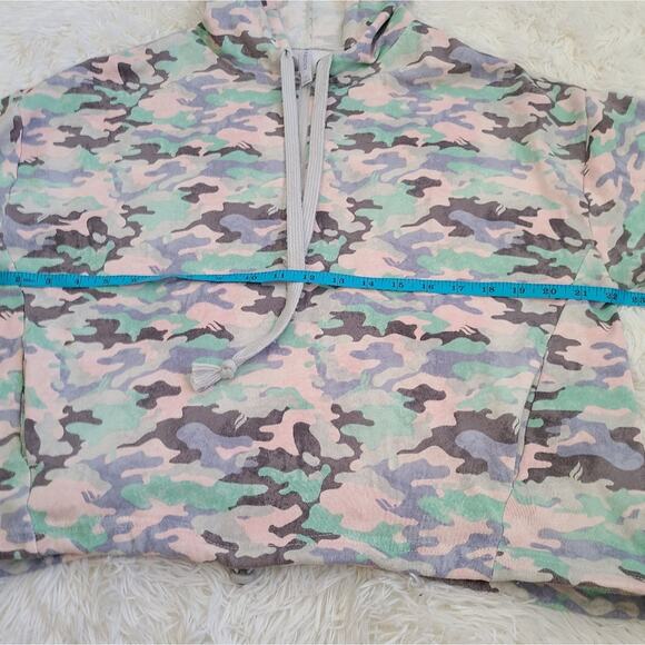 Fabletics Washed Real Teal Camo Hallie Cinchable Half-Zip Hoodie Medium - Picture 4 of 8